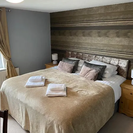 Мини-отель The White Swan Deighton *